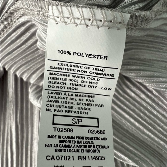 Beau Tissu off shoulder top NWT - Picture 9 of 10